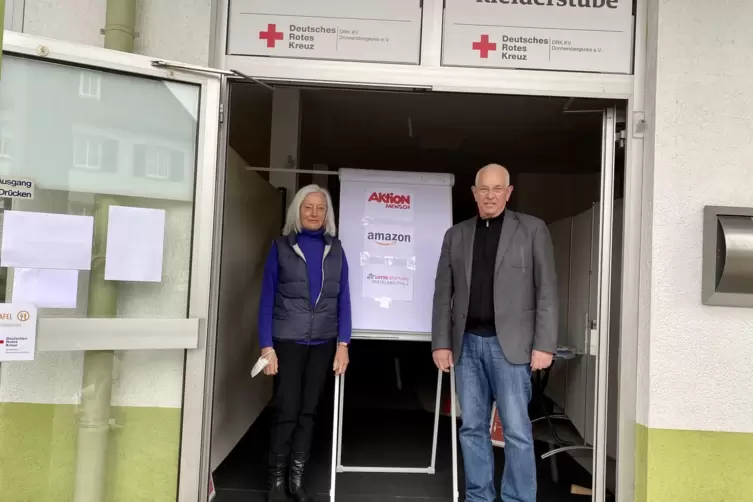 Erika Steinert und Rudolf Schweikart im Willkommenszentrum im „Haus der Familie“ in der Rockenhausen.