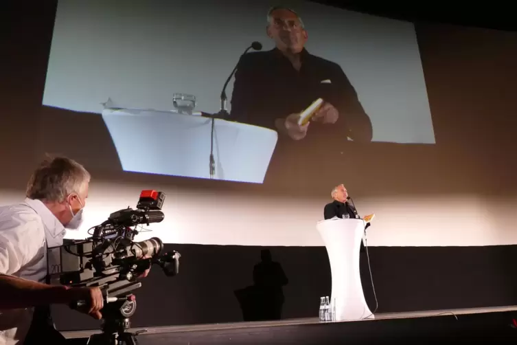 Es war ein angesichts der Weltlage &uuml;berraschend vergn&uuml;glicher Abend mit Wladimir Kaminer im Landauer Universum. 