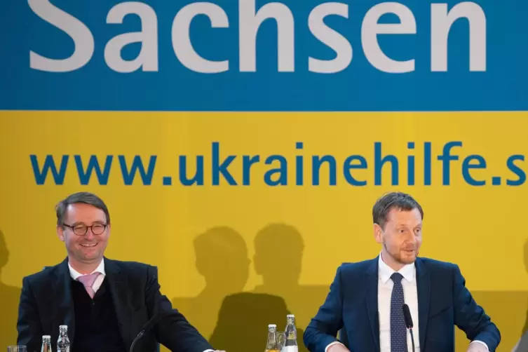 Ministerpräsident Michael Kretschmer (rechts) hat seinen Innenminister Roland Wöller am Freitag entlassen.