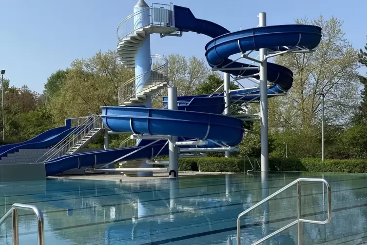 Zwei Rutschen gibt es am Nichtschwimmerbecken. 