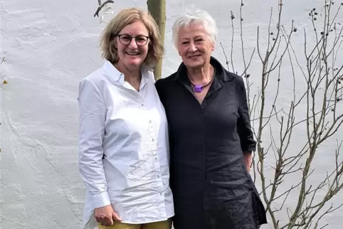 Langjährige Künstlerfreundinnen: Susanne Wolf-Kaschubowski und Ingrid Hess.