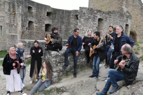 Projekt auf Burg Lichtenberg: die Kaiserslauterer Band Shaian. 