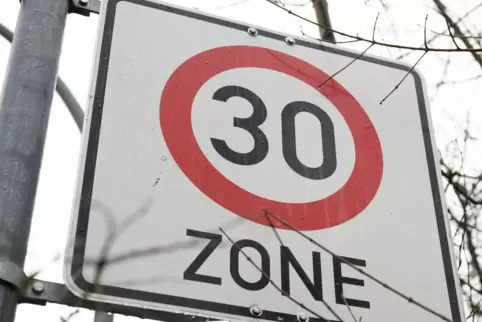 Das Tempolimit soll lärmgeplagte Anwohner entlasten.
