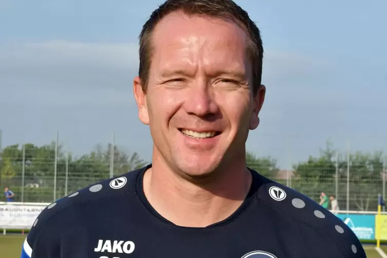„Die Belastung in einem Bezirksligaspiel ist doch eine andere“, sagt Trainer Christian Schäfer. 