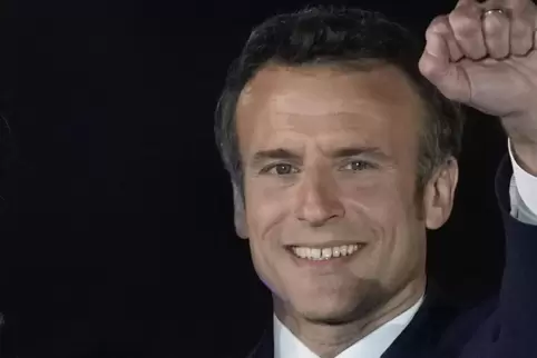 Emmanuel Macron bleibt französischer Präsident.