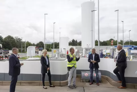 Autohof in Ramstein: Dort wurde im Juli 2021 eine Flüssiggastankstelle eingeweiht. Eine solche entsteht nun auch auf dem Tankhof