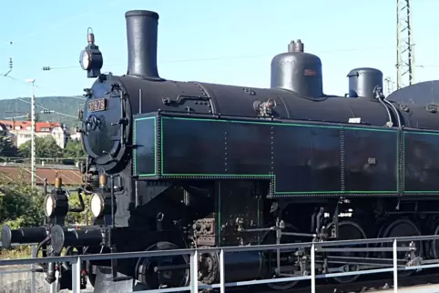 Ab jetzt ist „Sissi“ das Zugpferd. Ihre Vorgängerin „Speyerbach“ steht nun im Eisenbahnmuseum. 