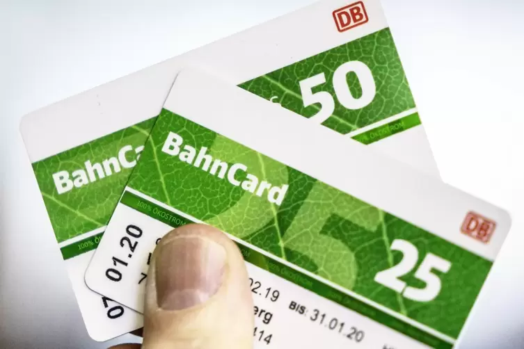 Die Bahncard 25 gibt es noch bis Ende April zu einem Sonderpreis, der in de zweiten Klasse 30 Euro und in der ersten Klasse 60 E