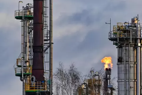 Das schwierigste Problem bei einem Stopp von Ölimporten aus Russland wäre die Raffinerie in Schwedt, die bisher über die Druschb