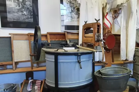 Blick ins Museum. Beim Aktionstag in Fußgönheim kommen historische Waschwerkzeuge und alte Techniken zum Einsatz.