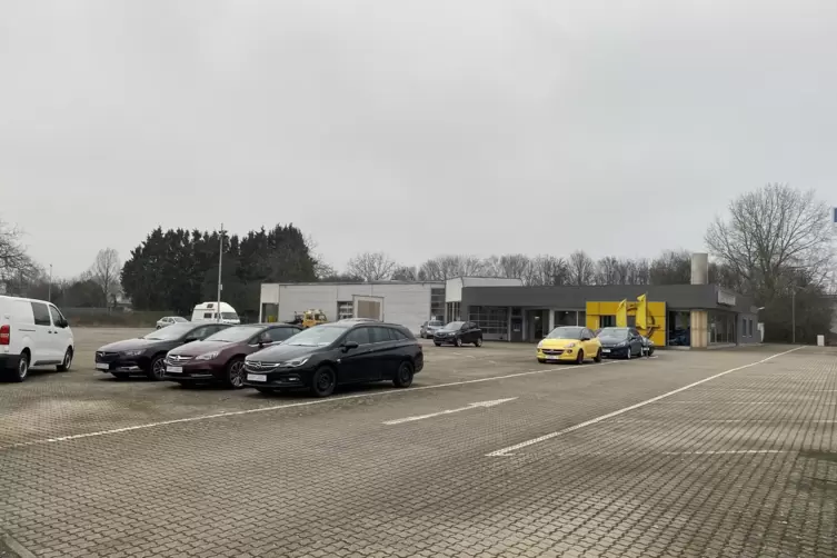 Das neue Impfzentrum soll auf dem Gelände des ehemaligen Autohauses Opel Tretter in Germersheim entstehen. 