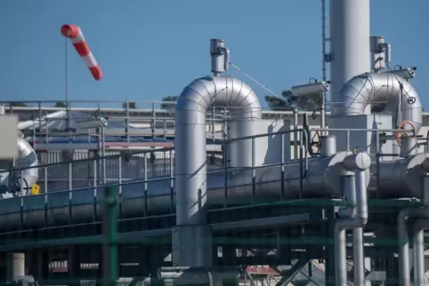 Rohrsysteme und Absperrvorrichtungen in der Gasempfangsstation der Ostseepipeline Nord Stream 1 und der Übernahmestation der Fer