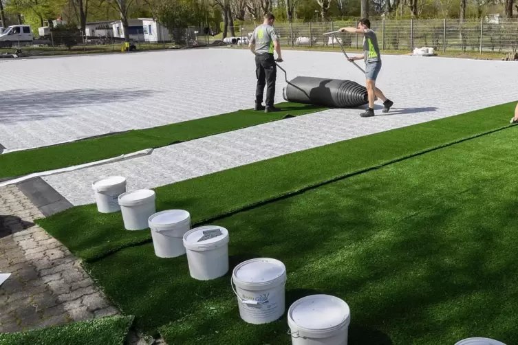 In den vergangenen Wochen wurde das neue Kleinspielfeld im Ostparkstadion hergerichtet. Am Sonntag wird es offiziell übergeben. 