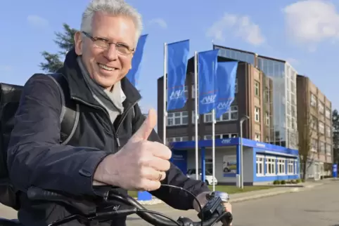 Lenkt die Stadtwerke: Wolfgang Bühring. Lenkt die Stadtwerke: Wolfgang Bühring.