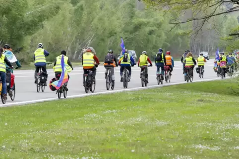 Fahrraddemo an der Air Base Ramstein.