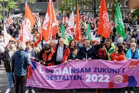 Wie hier in Hamburg gab es am Sonntag bundesweit Kundgebungen zum Tag der Arbeit.
