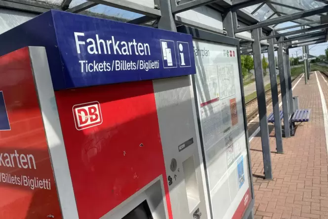Gibt es in Wörth nicht an jeder Haltestelle: Der Fahrkartenautomat.