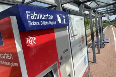 Gibt es in Wörth nicht an jeder Haltestelle: Der Fahrkartenautomat.