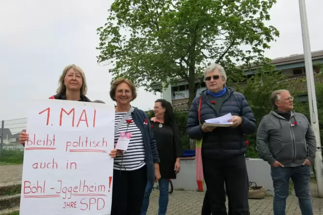 Annette Schön und weitere SPD-Mitglieder wollen sich politische Meinungsäßerungen am Tag der Arbeit nicht verbieten lassen und d