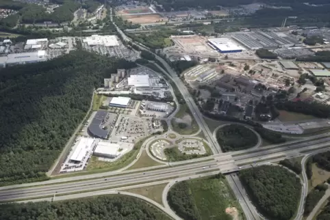 Arbeiten im Bereich der Autobahnanschlussstelle West machen die Vollsperrungen laut Landesbetrieb Mobilität nötig.