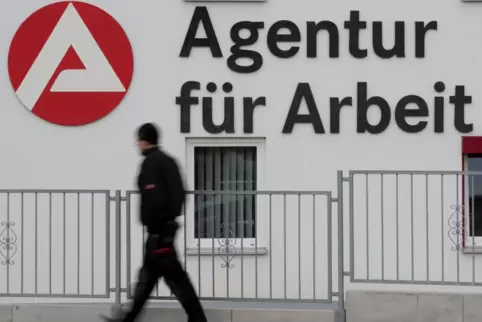 Viele Betriebe suchen nach Arbeitskräften. Die Agentur für Arbeit will mit Beratungsangeboten helfen. 