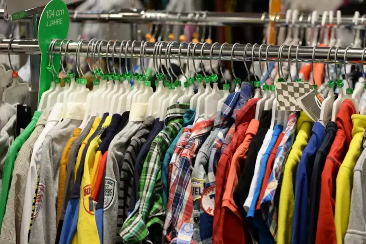 Kleiderladen: Das DRK bietet gute gebrauchte Kleidung an und plant Neuerungen.