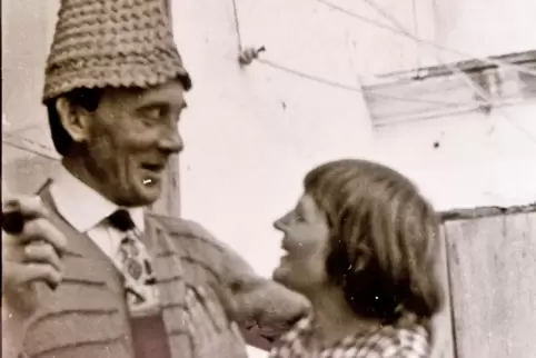 „Liebe Schehrazade,/ Spielst du, daß die Nacht nicht leide/ Deine Serenade?“: Hugo Ball und Emmy Ball-Hennings, um 1922.