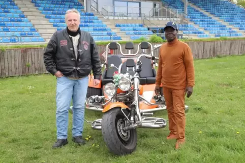 Das Trike, Torben Huy und Céphas Bansah im Waldstadion. 