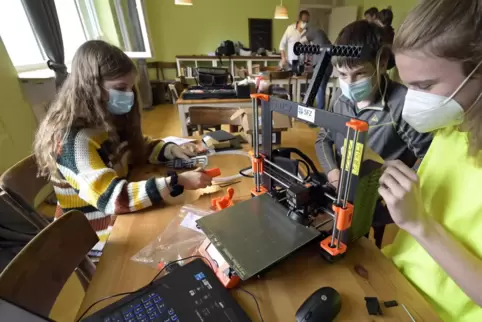 Seit den Herbstferien schraubten die Schülerinnen und Schüler an ihren 3D-Druckern. 