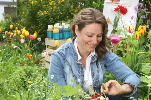 Mit dem Vor-Tour-Bus „Hoffnung pflanzen“ kommt Gartenexpertin Heike Boomgarden an den kommenden drei Freitagen in die Nordpfalz.