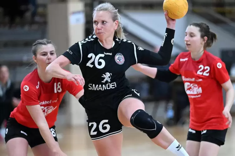 Aushängeschild Handball: Sandra Bäuerle beim Wurf.