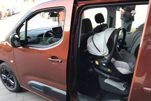 Viel Platz für Kindersitze: Citroën e-Berlingo. 