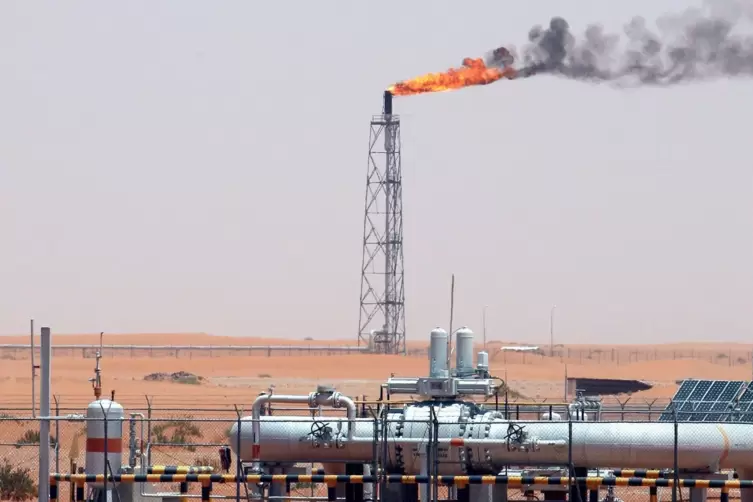 Förderanlagen in Saudi-Arabien: Das Erdöl-Kartell Opec+ demonstriert trotz des Ukraine-Kriegs große Einigkeit und lässt sich nic
