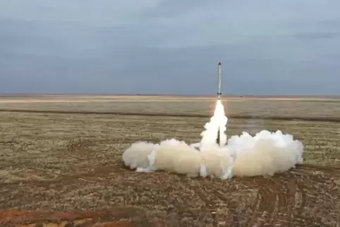 Dieses vom Pressedienst des russischen Verteidigungsministeriums zur Verfügung gestellte Videostandbild zeigt eine russische Isk