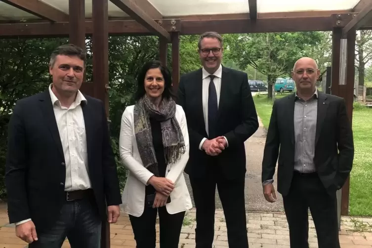 Die Diskussionsteilnehmer (von links): Alexander Ott, Katrin Rehak-Nitsche, Alexander Schweitzer und Michael Englert.