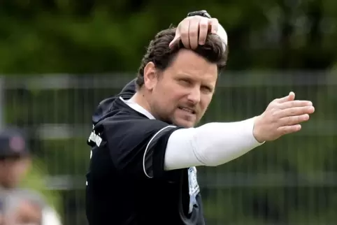 Warnt vor dem erstarkten Gegner: ASV-Trainer Fisnik Myftari. 