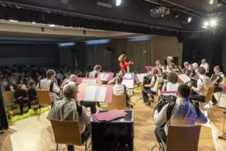 Gut besucht: das Konzert im Weinstraßencenter.