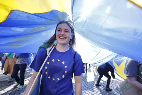 Jung und bunt (vor allem in den ukrainischen Farben) – so ging es zum Abschluss des Zukunftskongresses in Straßburg zu.