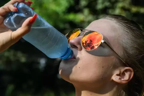 Viel trinken hilft bei Hitze – doch nicht jeder hat dazu die Möglichkeit. 
