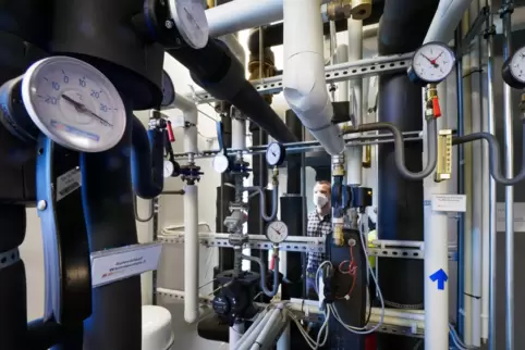 Kann für Wärme sorgen: Geothermie-Anlage in einem Heizungsraum. Kann für Wärme sorgen: Geothermie-Anlage in einem Heizungsraum.