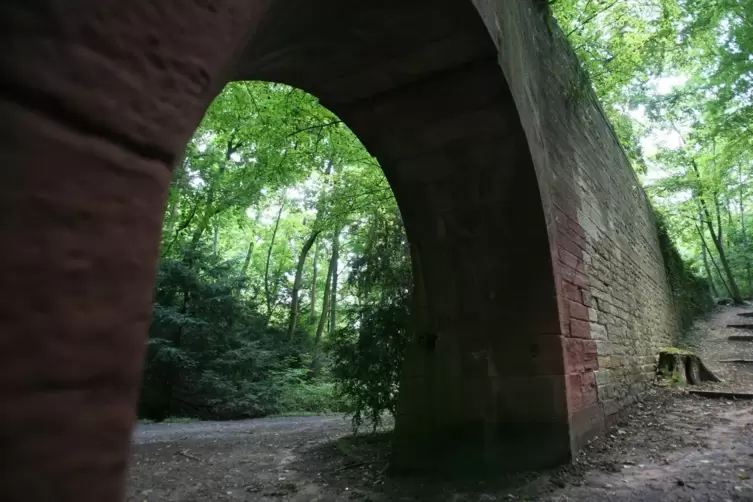 Der Luitpoldpark in Landau beherbergt das alte Fort.