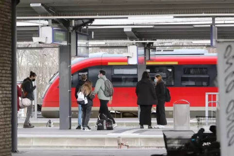Keine Spur von Täter und Opfer am Landauer Hauptbahnhof. 
