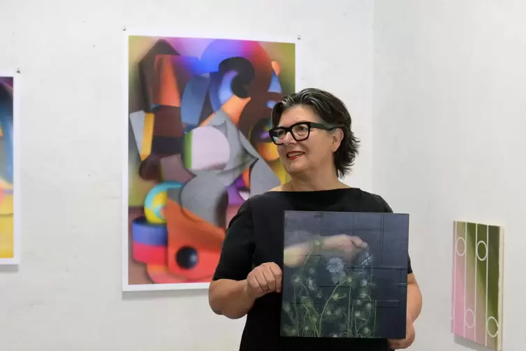 Galeristin Ingrid Bürgy-de Ruijter zeigt in ihrer neuen Ausstellung Werke von zwei Künstlerinnen und einem Künstler, die sich mi