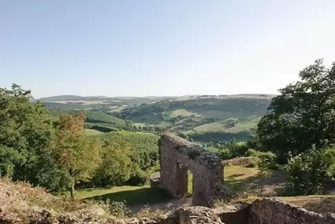 Schöne Alte Welt: Blick von der Moschellandsburg bei Obermoschel. Schöne Alte Welt: Blick von der Moschellandsburg bei Obermoschel.