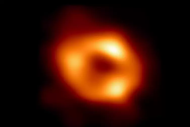 Dies ist das erste Bild von Sagittarius A*, dem Schwarzen Loch im Zentrum unser Galaxie, das veröffentlicht wurde.