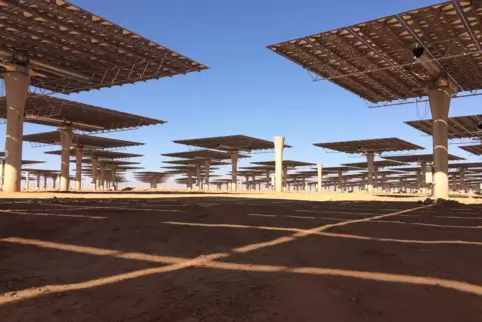Sonnige Aussichten: Strom aus Solaranlagen wie hier in Marokko soll zur Gewinnung von „grünem Wasserstoff“ genutzt werden.
