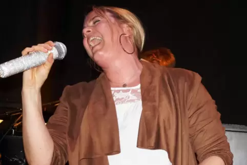Die Stimme von Acoustic Colour: Tina Skolik.