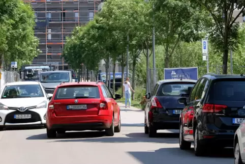 Auch durch die Siebenpfeiffer-Allee werde gerast, sagen Anwohner. 
