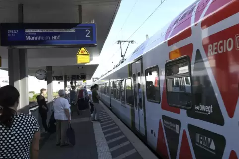 Besucher des beliebten Straßenfestes sollten möglichst mit der Bahn nach Frankenthal kommen. Dazu sind zusätzliche Fahrten gepla
