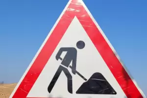 Baustellen: Sie kosten und dauern. Baustellen: Sie kosten und dauern.